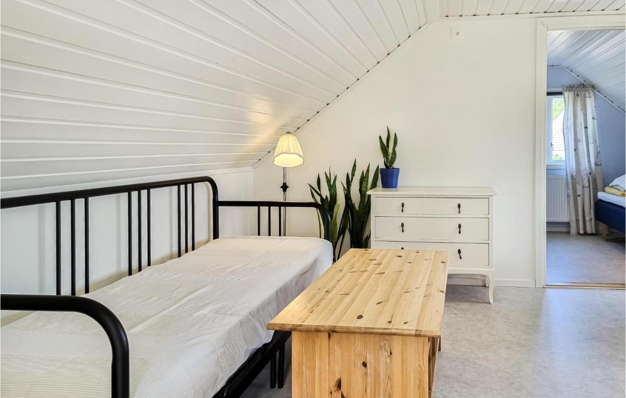 Stunning Apartment In Gullspang With Wifi Kültér fotó